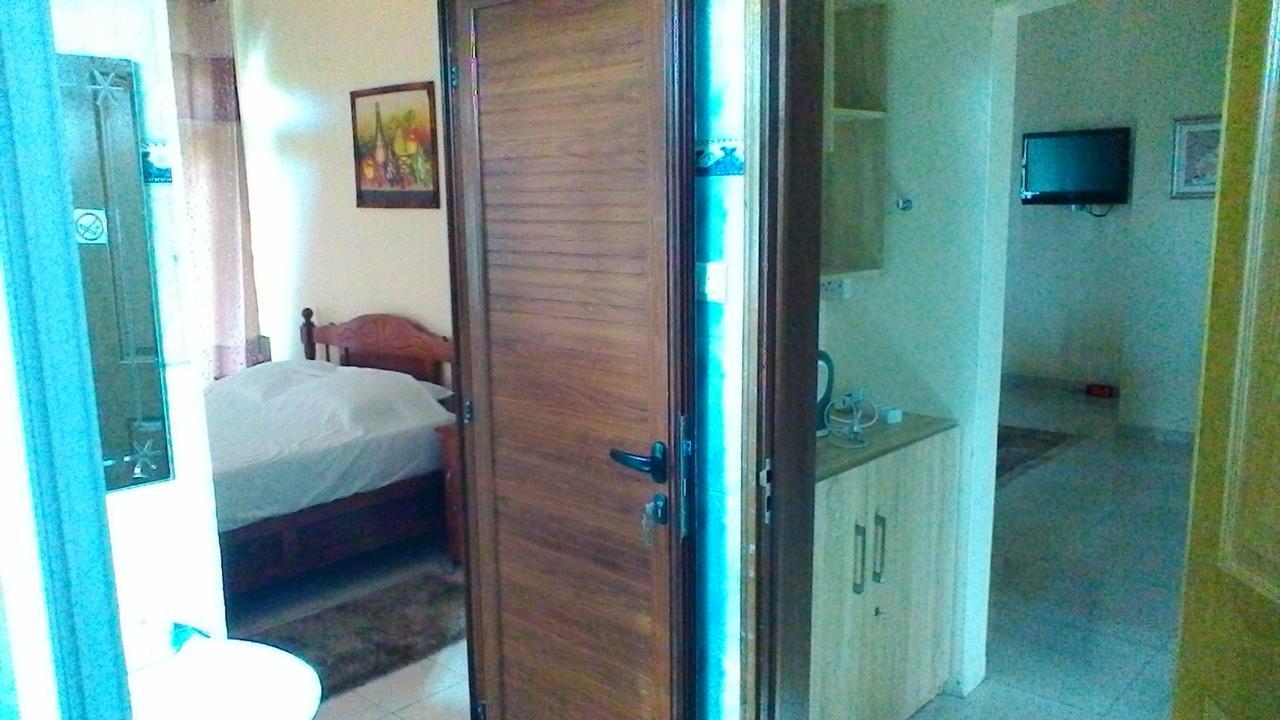 Luxor Residence Guesthouse Belle Mare Esterno foto